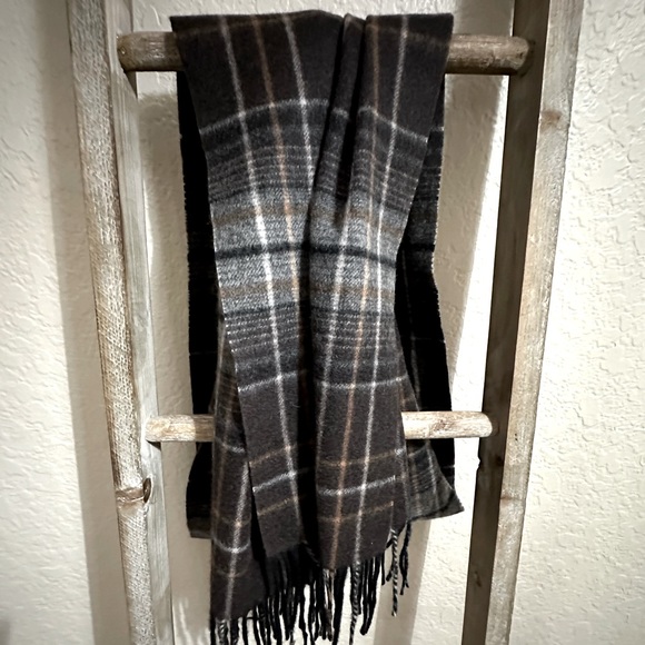 Nordstrom 100% Cashmere Unisex Scarf - Picture 5 of 7